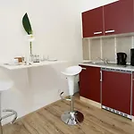 Design 公寓式酒店 3*